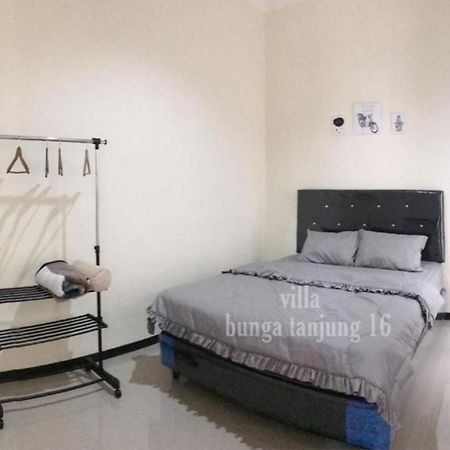 Villa Syariah Bunga Tanjung 16 Batu  Dış mekan fotoğraf